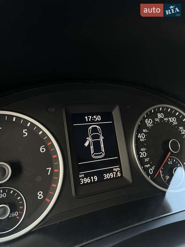 Позашляховик / Кросовер Volkswagen Tiguan 2016 в Івано-Франківську