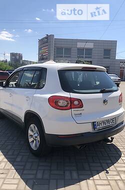 Внедорожник / Кроссовер Volkswagen Tiguan 2010 в Запорожье