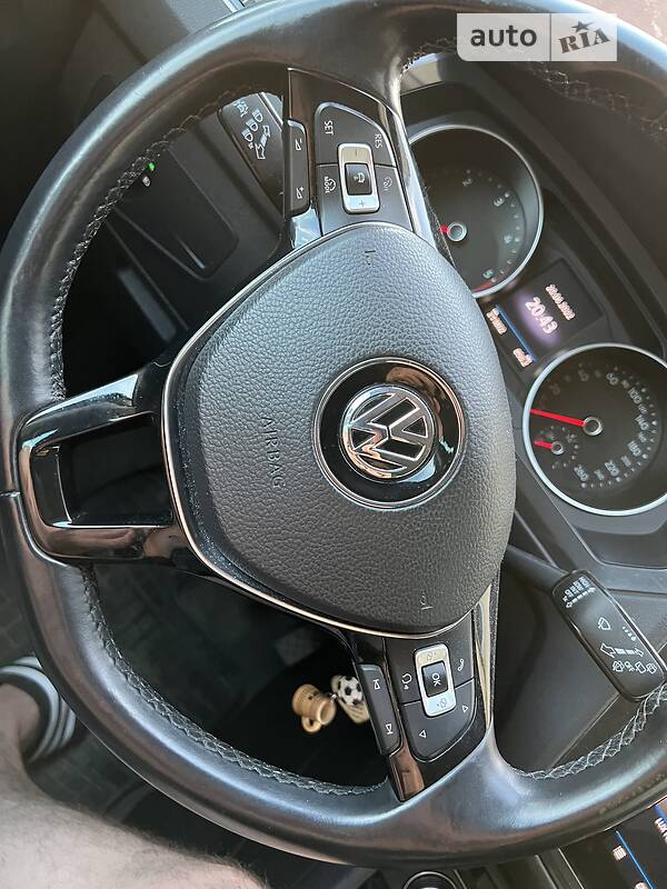 Позашляховик / Кросовер Volkswagen Tiguan 2017 в Ужгороді