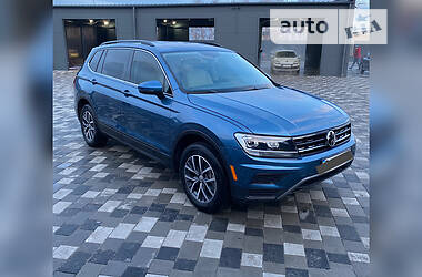 Внедорожник / Кроссовер Volkswagen Tiguan 2019 в 