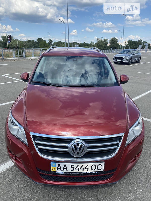 Универсал Volkswagen Tiguan 2010 в Киеве