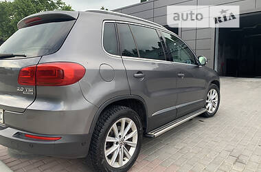 Внедорожник / Кроссовер Volkswagen Tiguan 2011 в Каменец-Подольском