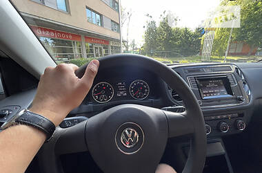 Внедорожник / Кроссовер Volkswagen Tiguan 2017 в Городке