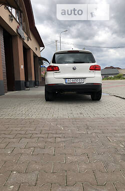 Внедорожник / Кроссовер Volkswagen Tiguan 2012 в Тячеве