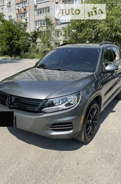 Внедорожник / Кроссовер Volkswagen Tiguan 2016 в 