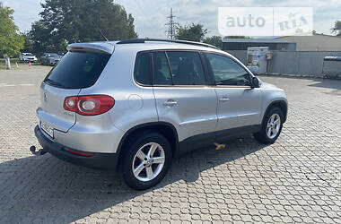 Внедорожник / Кроссовер Volkswagen Tiguan 2009 в Черновцах