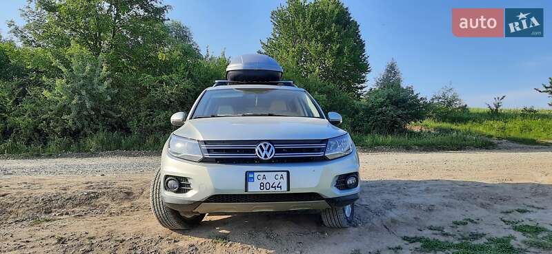 Внедорожник / Кроссовер Volkswagen Tiguan 2012 в Монастырище