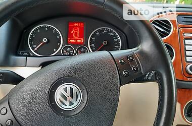 Внедорожник / Кроссовер Volkswagen Tiguan 2008 в Новоселице