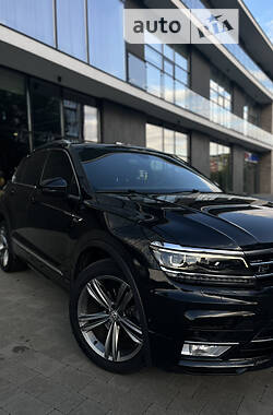 Внедорожник / Кроссовер Volkswagen Tiguan 2018 в Ужгороде