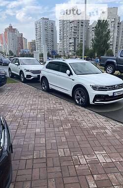 Универсал Volkswagen Tiguan 2020 в Киеве