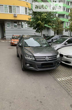Позашляховик / Кросовер Volkswagen Tiguan 2011 в Києві