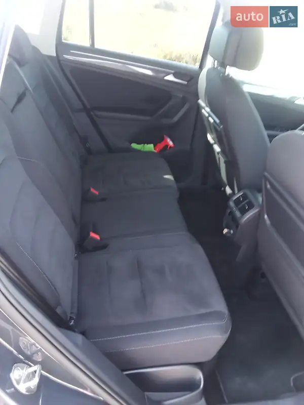 Volkswagen Tiguan 2018 VIN WVGZZZ5NZKW309781 фото оголошення 14 з 53
