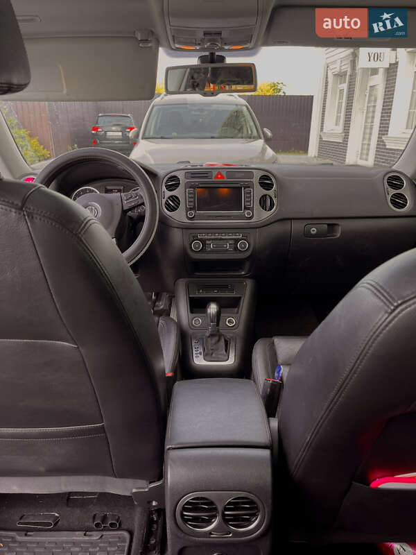 Внедорожник / Кроссовер Volkswagen Tiguan 2010 в Киеве