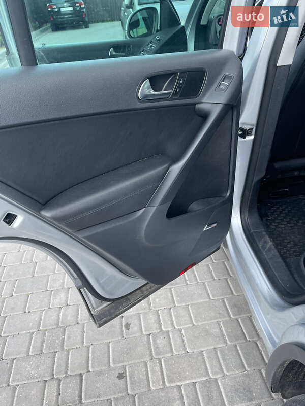 Внедорожник / Кроссовер Volkswagen Tiguan 2010 в Киеве