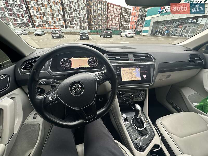 Позашляховик / Кросовер Volkswagen Tiguan 2017 в Києві