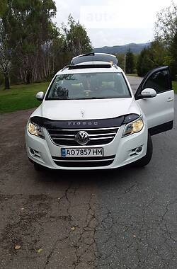 Внедорожник / Кроссовер Volkswagen Tiguan 2011 в Тячеве