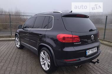 Позашляховик / Кросовер Volkswagen Tiguan 2013 в 