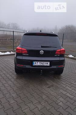 Позашляховик / Кросовер Volkswagen Tiguan 2013 в 