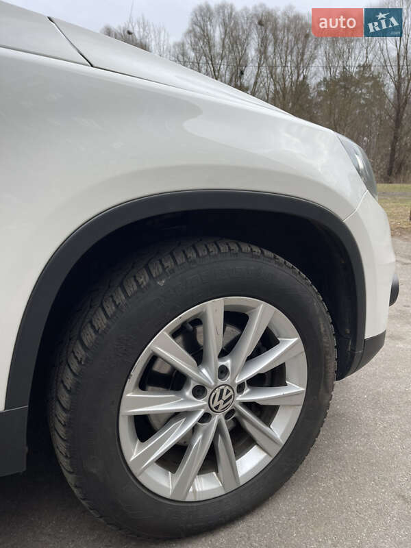 Внедорожник / Кроссовер Volkswagen Tiguan 2013 в Киеве