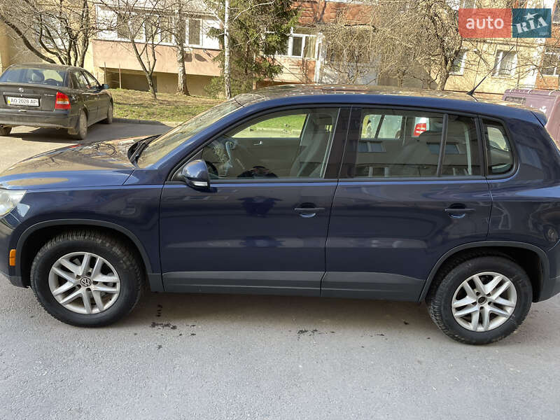 Внедорожник / Кроссовер Volkswagen Tiguan 2010 в Ужгороде