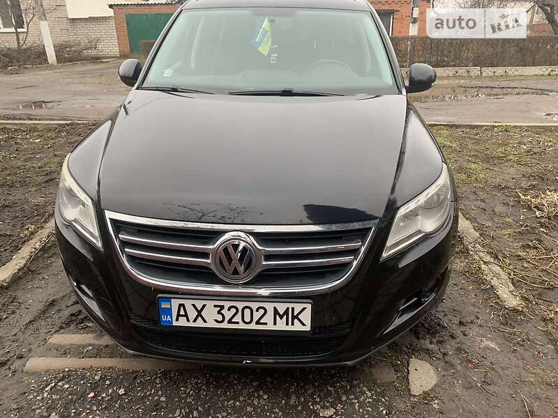 Позашляховик / Кросовер Volkswagen Tiguan 2010 в Краснограді