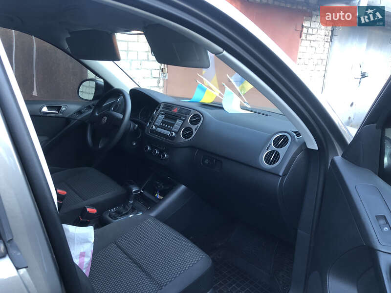 Позашляховик / Кросовер Volkswagen Tiguan 2010 в Кривому Розі