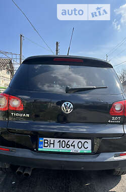 Внедорожник / Кроссовер Volkswagen Tiguan 2011 в Царичанке