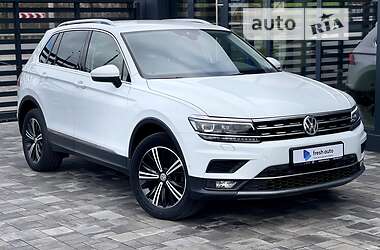 Позашляховик / Кросовер Volkswagen Tiguan 2018 в 
