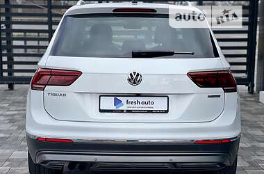 Позашляховик / Кросовер Volkswagen Tiguan 2018 в 