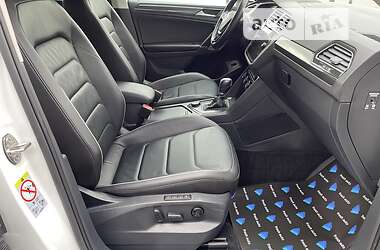 Позашляховик / Кросовер Volkswagen Tiguan 2018 в 