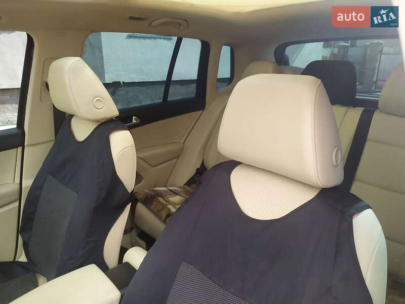 Внедорожник / Кроссовер Volkswagen Tiguan 2011 в Ивано-Франковске