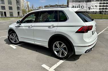Позашляховик / Кросовер Volkswagen Tiguan 2023 в 