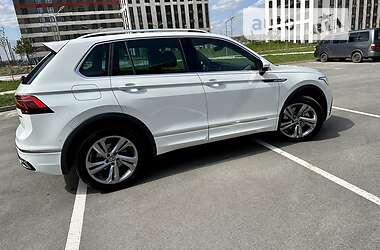 Позашляховик / Кросовер Volkswagen Tiguan 2023 в 