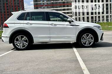 Позашляховик / Кросовер Volkswagen Tiguan 2023 в 