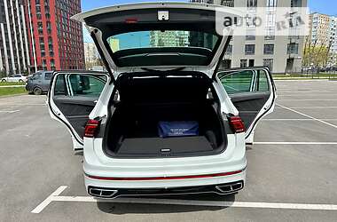 Позашляховик / Кросовер Volkswagen Tiguan 2023 в 