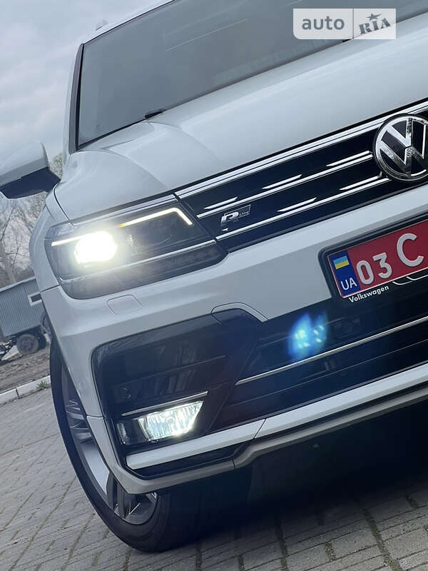 Позашляховик / Кросовер Volkswagen Tiguan 2017 в Дрогобичі