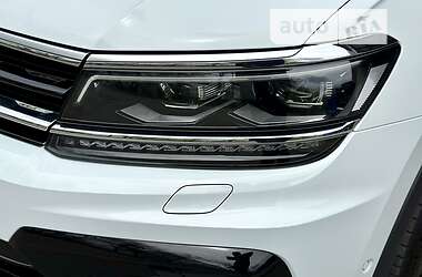 Внедорожник / Кроссовер Volkswagen Tiguan 2020 в 