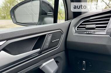 Внедорожник / Кроссовер Volkswagen Tiguan 2020 в 