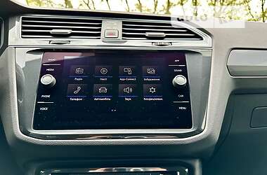 Внедорожник / Кроссовер Volkswagen Tiguan 2020 в 