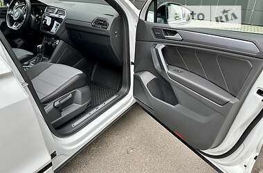 Внедорожник / Кроссовер Volkswagen Tiguan 2020 в 