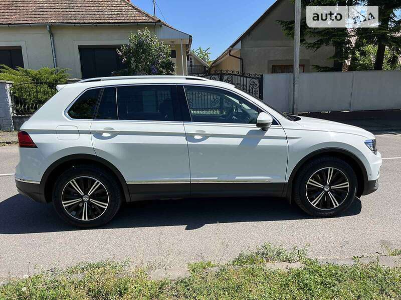Внедорожник / Кроссовер Volkswagen Tiguan 2017 в Мукачево