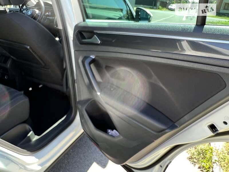 Внедорожник / Кроссовер Volkswagen Tiguan 2017 в Мукачево