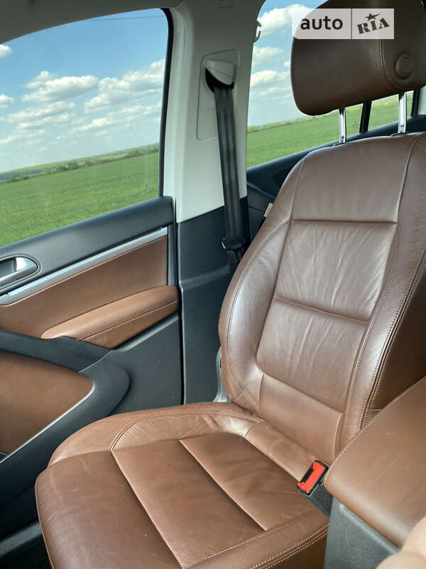 Внедорожник / Кроссовер Volkswagen Tiguan 2014 в Казатине