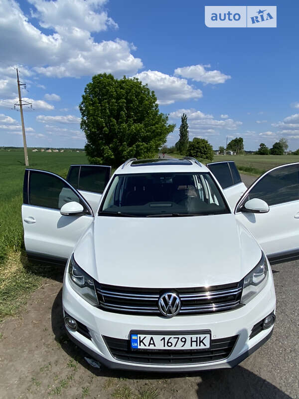 Внедорожник / Кроссовер Volkswagen Tiguan 2014 в Казатине