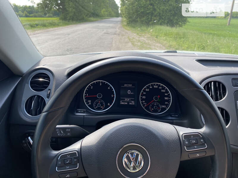 Внедорожник / Кроссовер Volkswagen Tiguan 2014 в Казатине