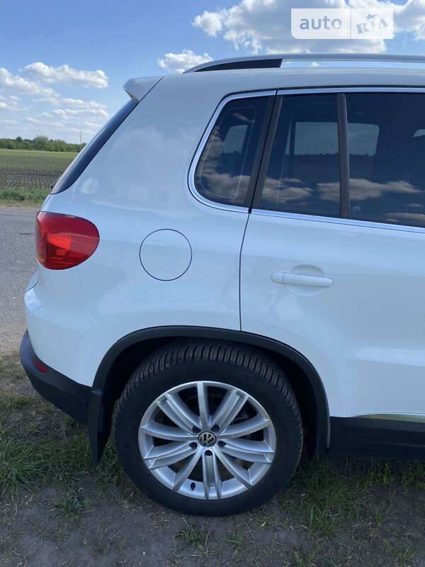 Внедорожник / Кроссовер Volkswagen Tiguan 2014 в Казатине