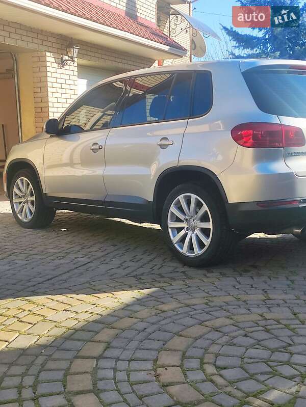 Внедорожник / Кроссовер Volkswagen Tiguan 2014 в Харькове