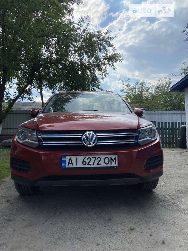 Внедорожник / Кроссовер Volkswagen Tiguan 2015 в Бородянке
