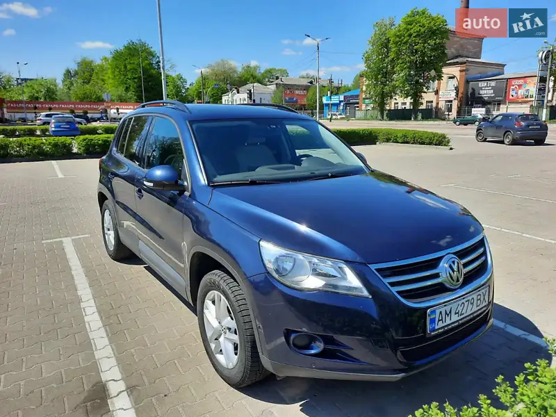 Внедорожник / Кроссовер Volkswagen Tiguan 2011 в 
