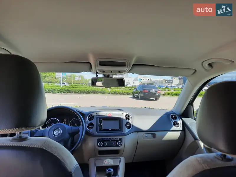 Внедорожник / Кроссовер Volkswagen Tiguan 2011 в 